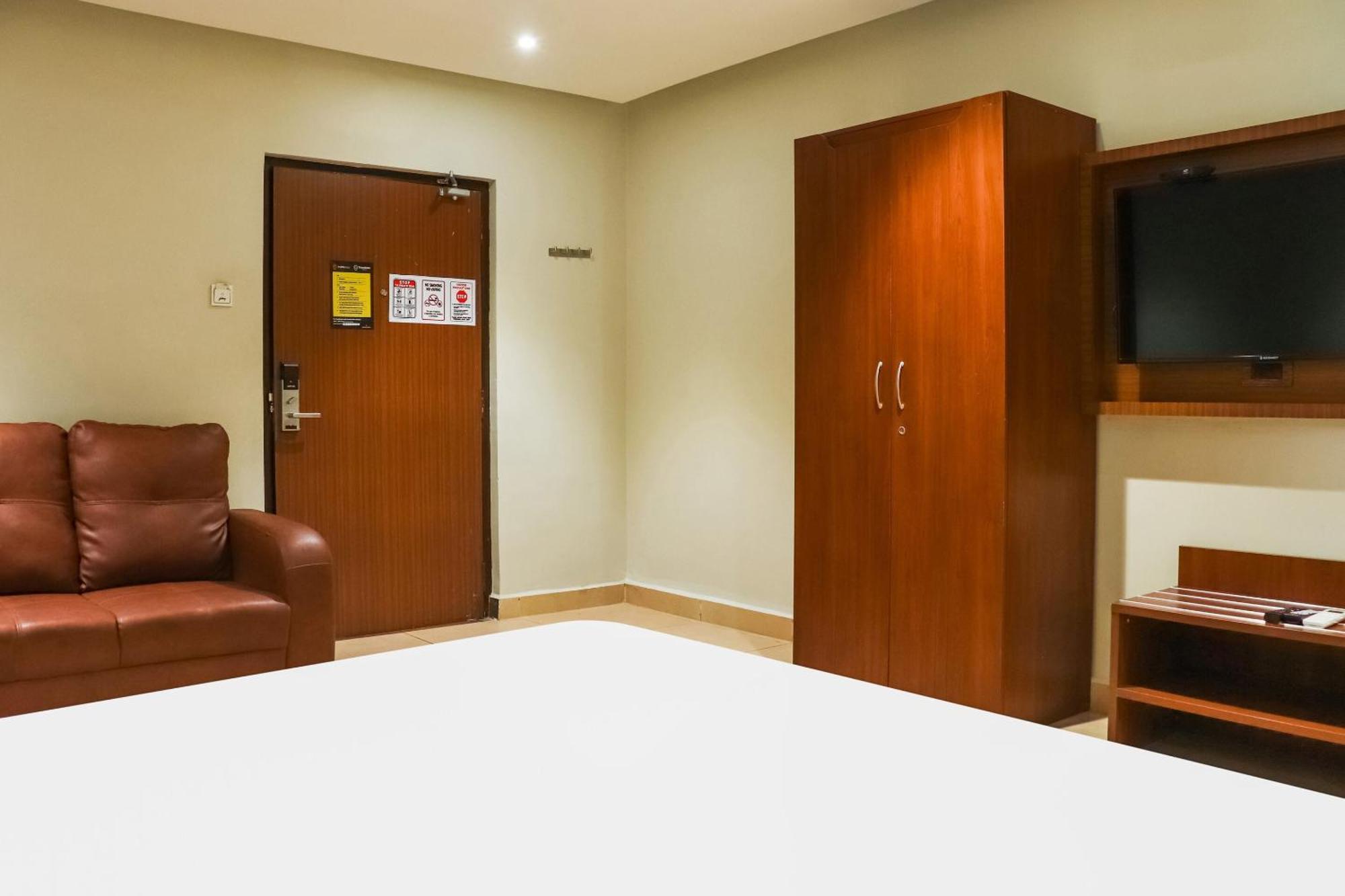 Collection O Kk Trends Hotel Vijayawada Ngoại thất bức ảnh