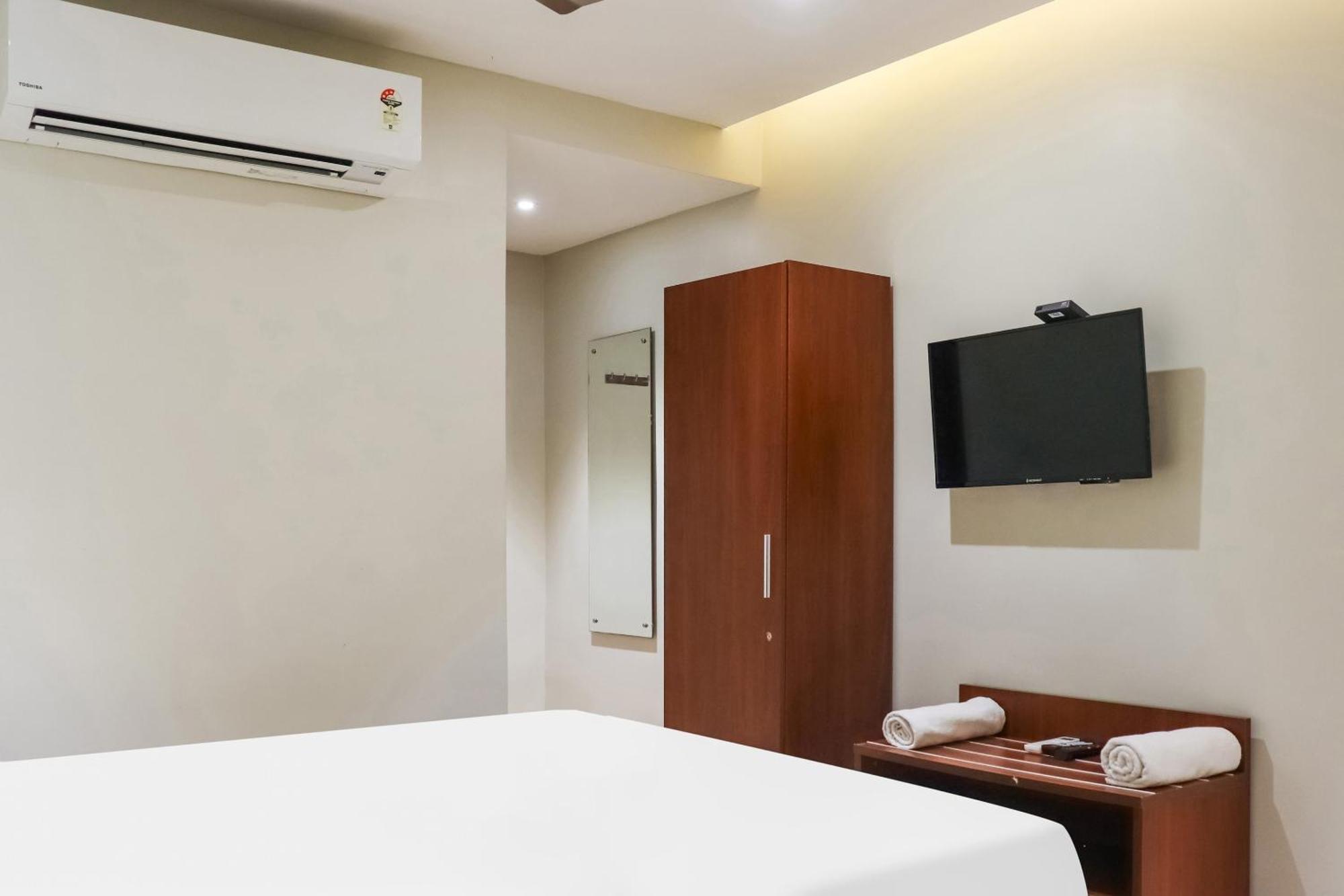 Collection O Kk Trends Hotel Vijayawada Ngoại thất bức ảnh