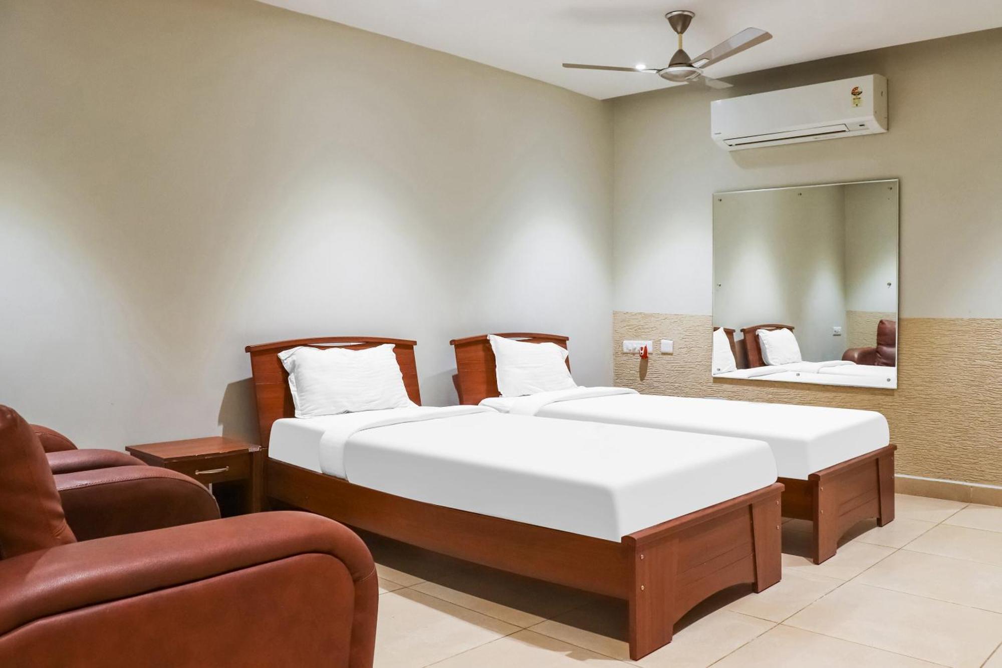 Collection O Kk Trends Hotel Vijayawada Ngoại thất bức ảnh
