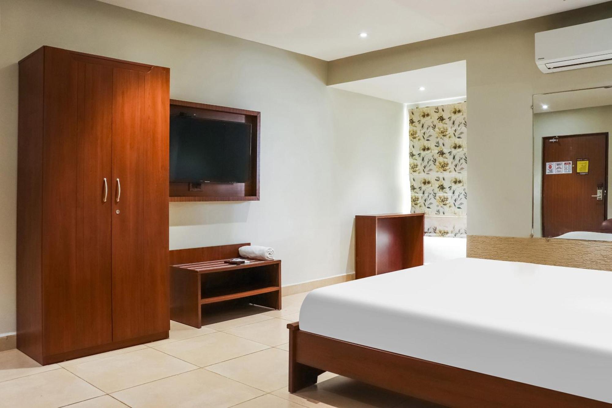 Collection O Kk Trends Hotel Vijayawada Ngoại thất bức ảnh